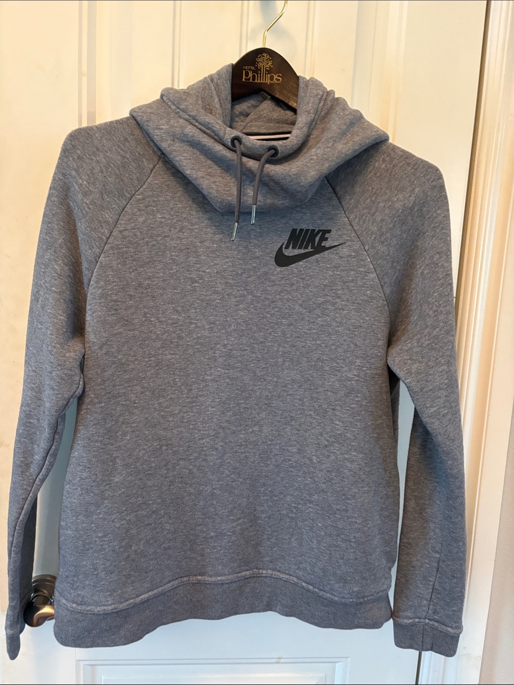 Nike Men's Heather Gray Pullover Hoodie with Black Logo